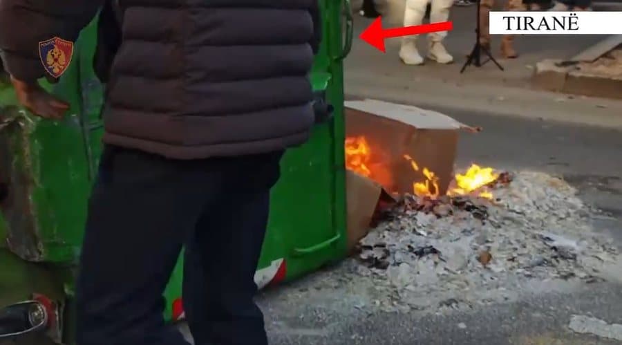 Arrestohen një grua dhe një djalë, Policia: Sulmuan Ministrinë e Arsimit dhe dogjën kazanë mbeturinash