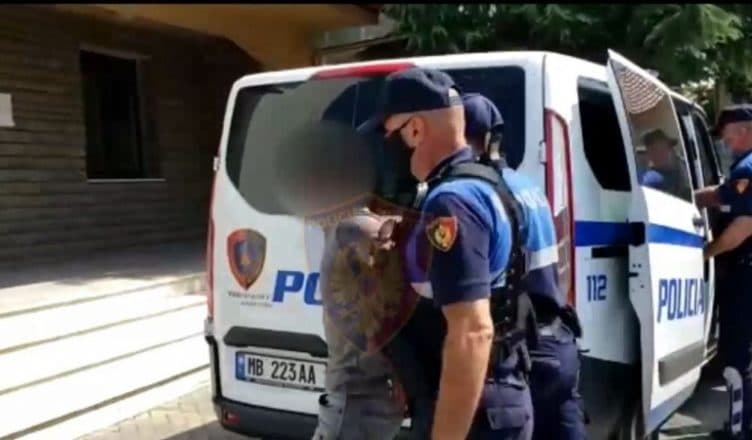 Plagoset me armë zjarri një 22-vjeçar në Tiranë, në kërkim autori