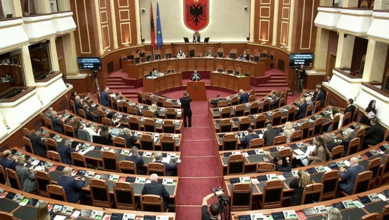 Kuvendi sot në seancë plenare, 19 pika në rend dite! Nga interpelanca me ministrin Gonxhe, te Banka e Shqipërisë, Këshilli Fiskal dhe mbrojtja e konsumatorit