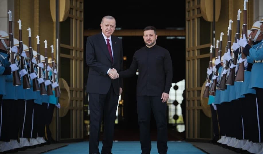 Zelensky viziton Turqinë, takim me Erdoganin për luftën në Ukrainë dhe sigurinë në Detin e Zi!
