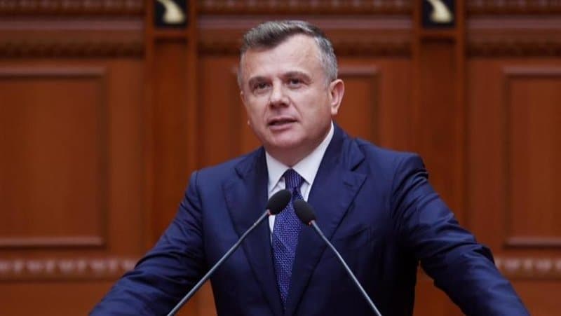 Balla ironizon përçarjen mes protestuesve (VIDEO)