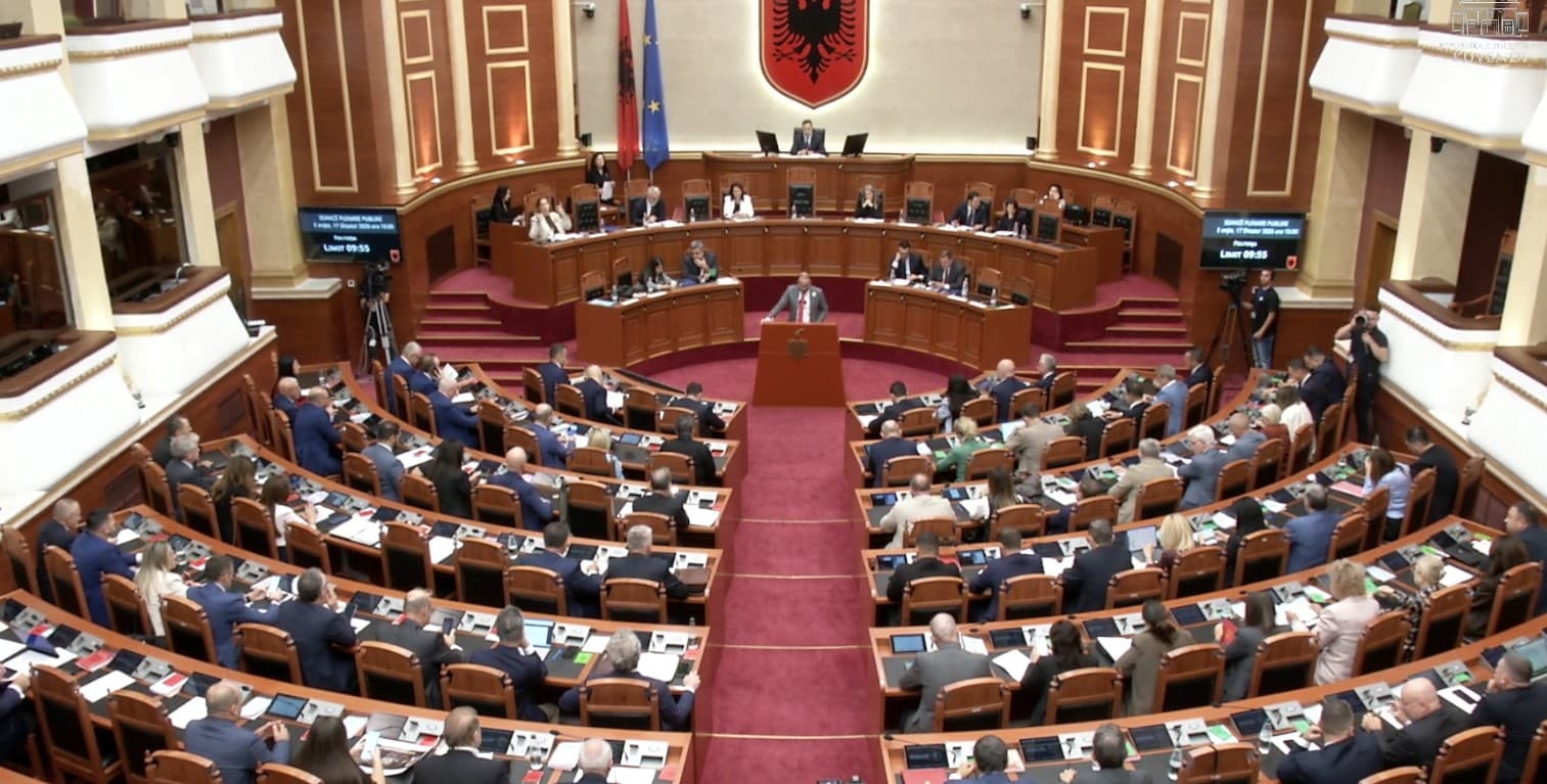 Kuvendi LIVE/ PD dhe Bardhi kërkuan heqjen nga rendi i ditës të draftit për formulën e pagave të magjistratëve, mazhoranca e rrëzon! Votohen dhe dekretet e Presidentit