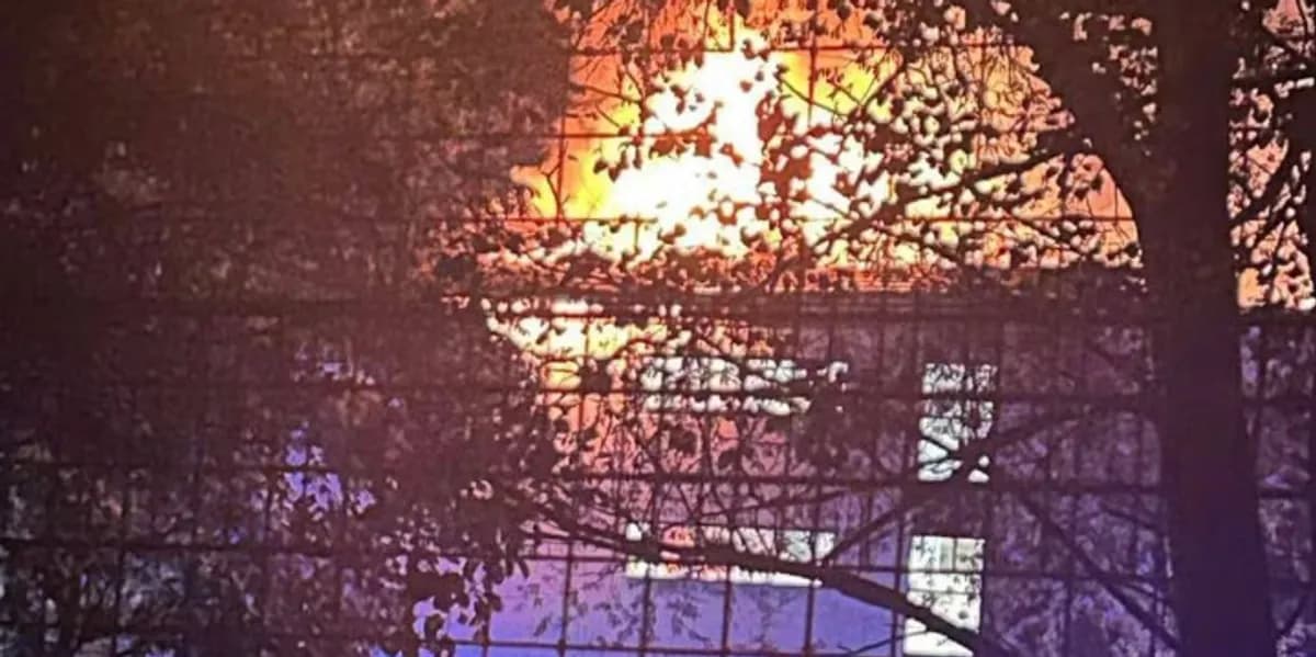 Zjarr i madh në një bazë ushtarake britanike, një i lënduar