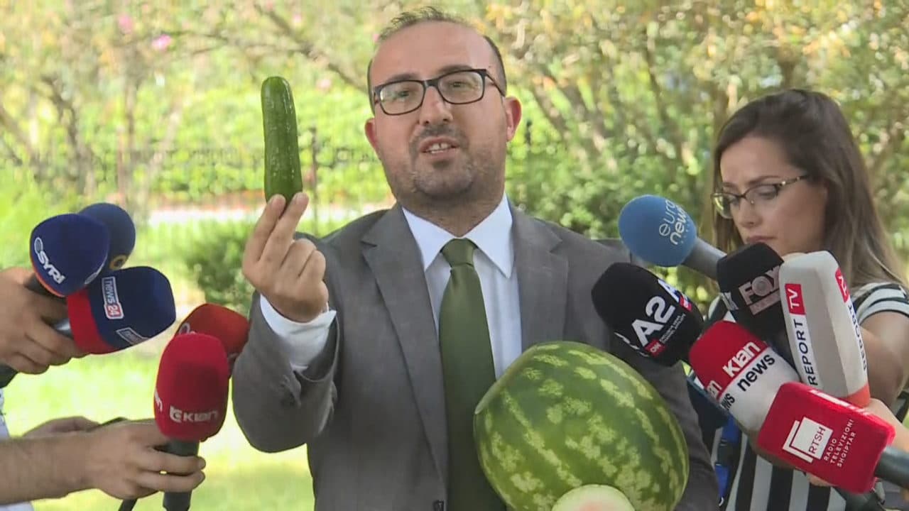 “Të kalojmë në veprime të forta”, Korreshi: Duhet ngujim në Parlament apo grevë urie