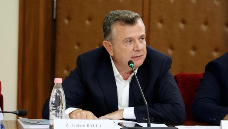 “A nuk ju kanë informuar për Antifa-n?” Balla replikon me kongresmenët amerikanë për protestat në Tiranë