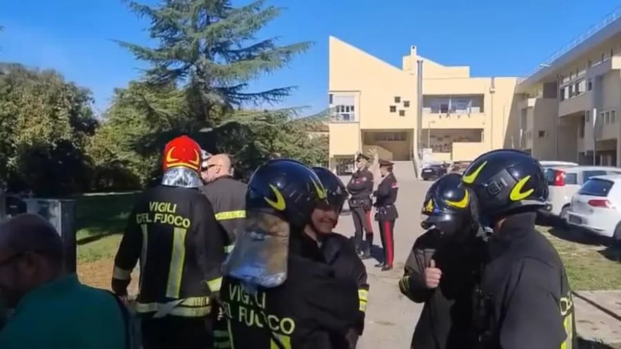 Alarm për bomba në shkollat italiane, evakuohen mbi 50 institucione pas emaileve anonime