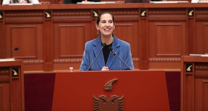 Kumbaro: Dhunimi ndaj institucioneve nuk zgjidh asgjë! Dialogu dhe fjala janë e vetmja rrugë