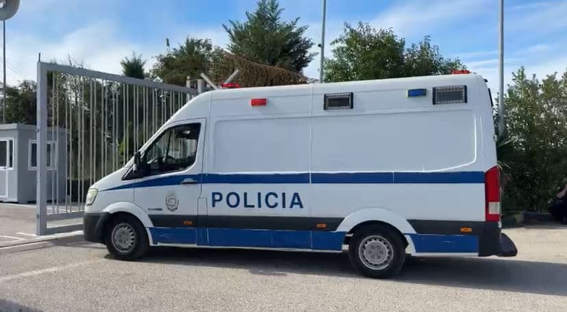 Ergys Agasi mbërrin në burgun e Fierit: Zbardhen detajet e para nga transferimi