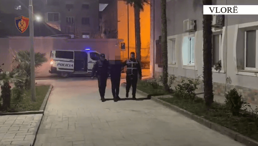 I dënuar në Itali për drogë, zhvatje dhe armëmbajtje ilegalisht, arrestohet në Vlorë 38-vjeçari
